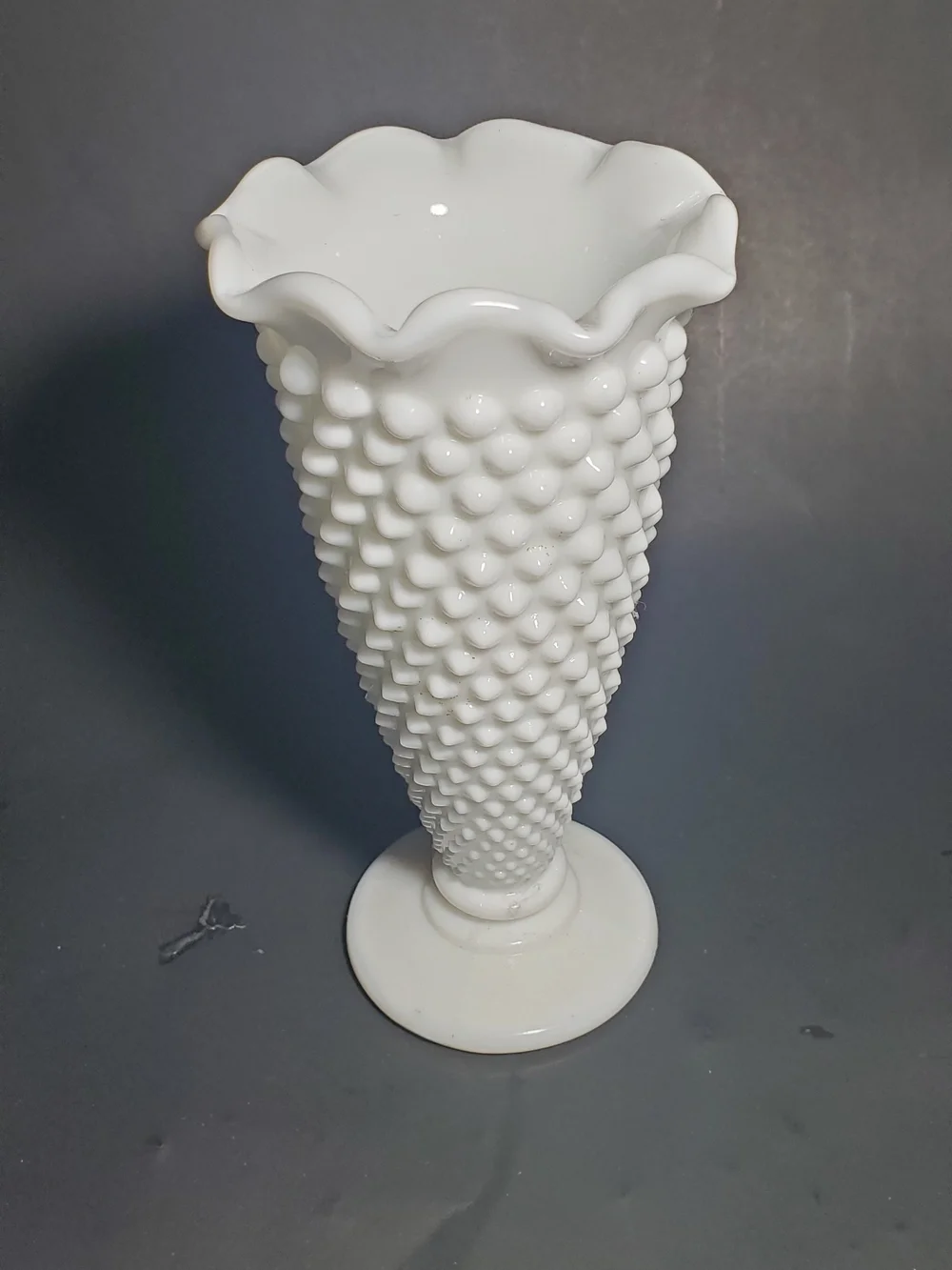 Anchor Hocking Vintage White Hobnail Milk Glass Vase Decorative Home Accent EUC